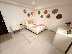 Lucky Plaza (D9), Apartment #572770081